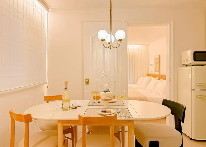 Apartment 강남성형외과,강남웨딩,6인실,학동역5분,압구정,가로수길,홍대30분,명동20분,성수20분